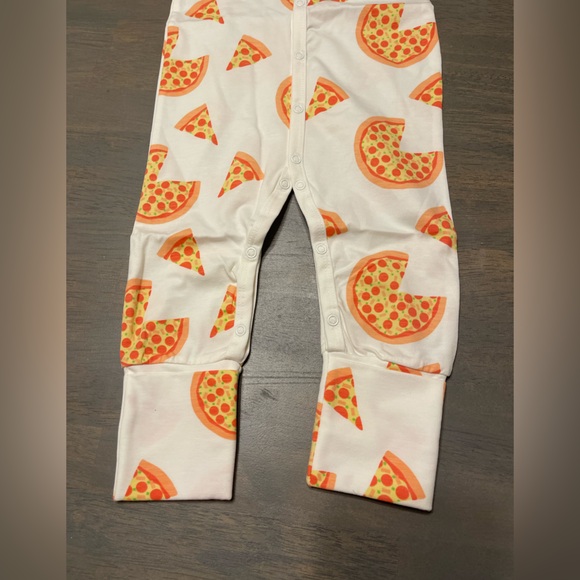 🍕NEW! • Monica & Andy • Romper and Blanket | Size: 6-9 months - Picture 7 of 9